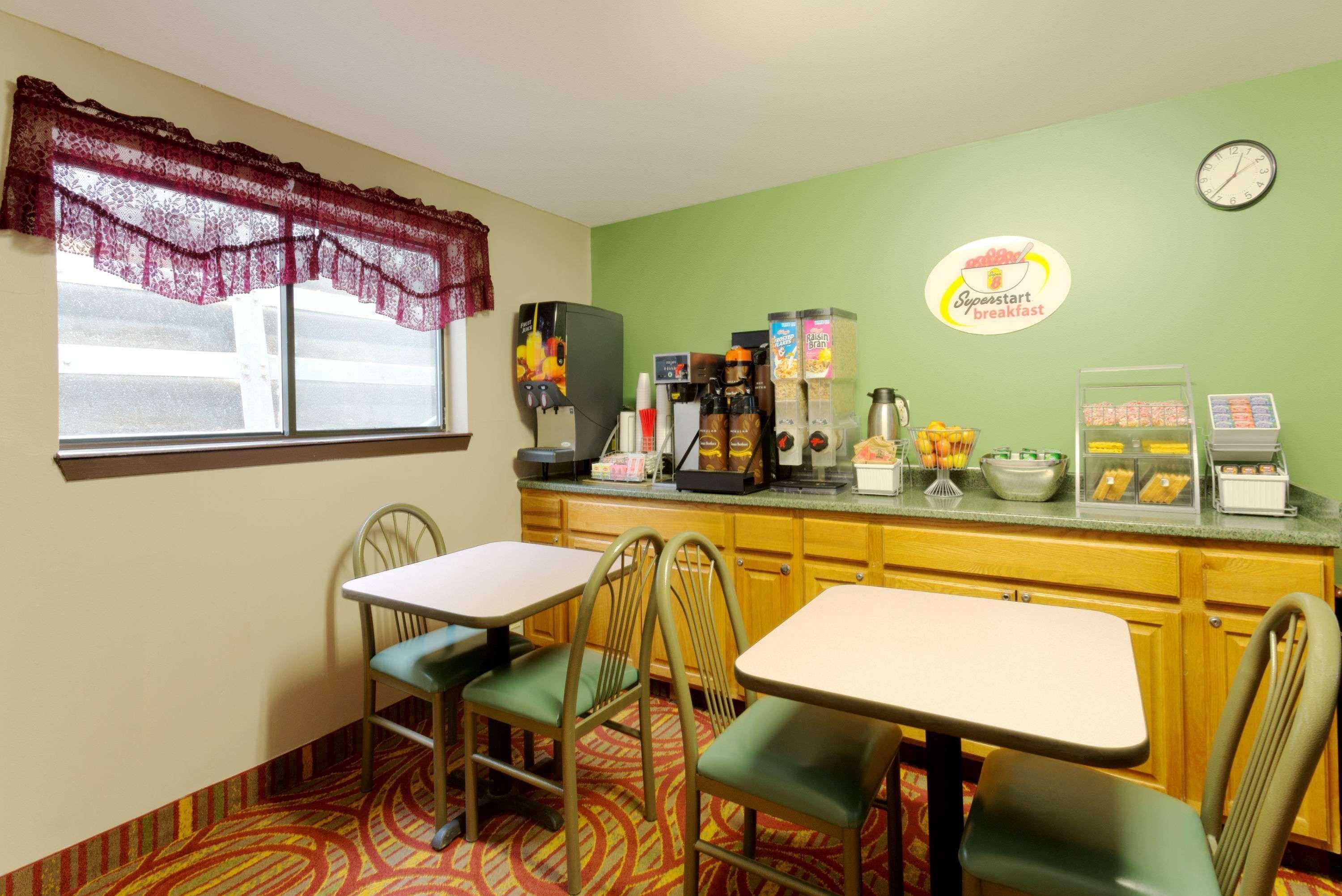 Super 8 By Wyndham Green River Exterior foto